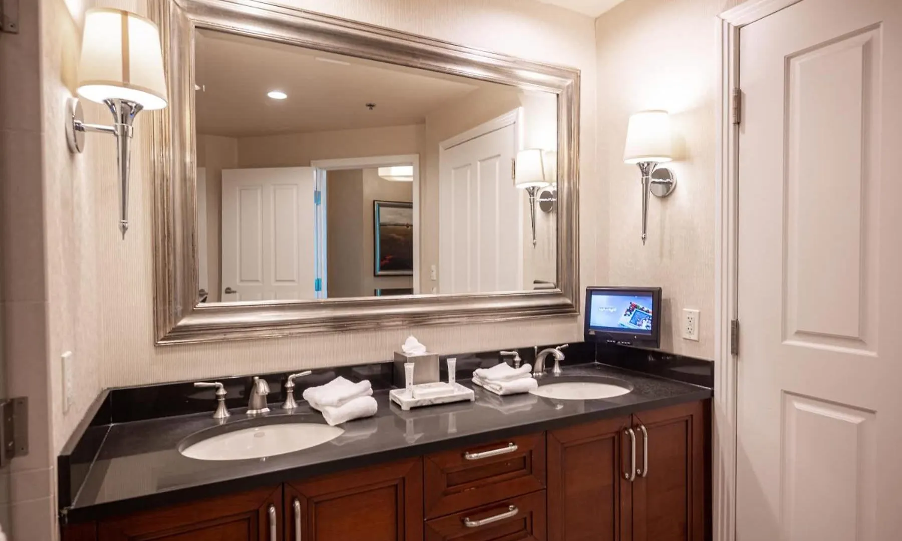 No Resort Fee Strip View Suite + Free Valet+ Pool Las Vegas 0*,