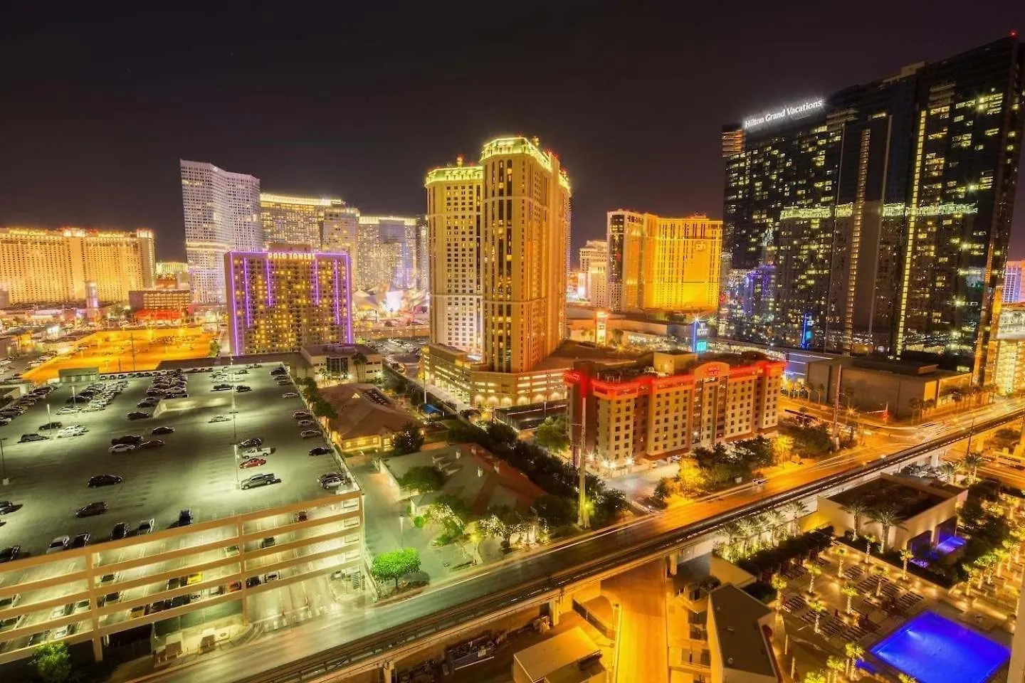 No Resort Fee Strip View Suite + Free Valet+ Pool Las Vegas